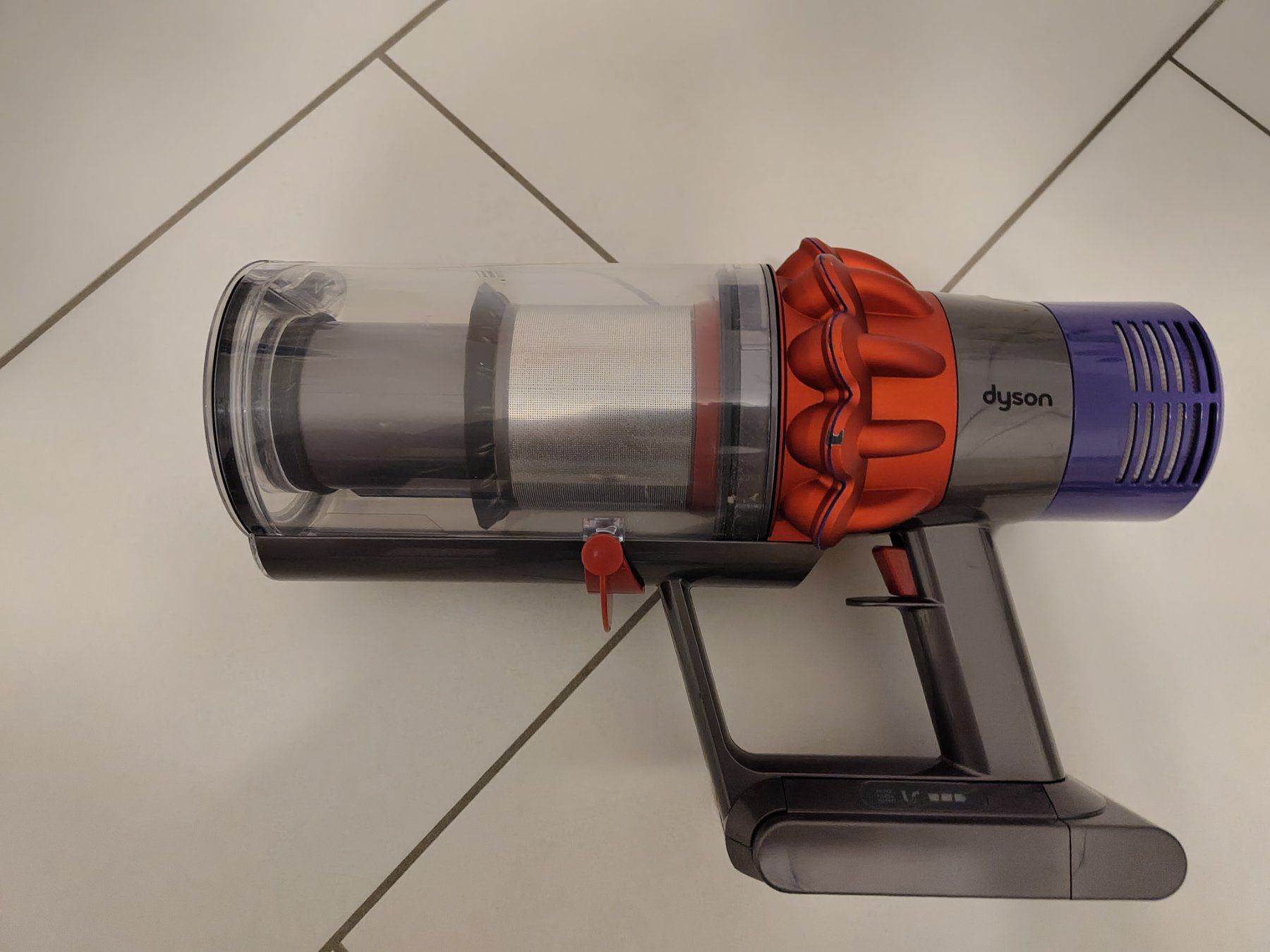 Dyson Staubsauger & Zubehör: Dyson V10 Origin – Gebraucht aus Fläsch von Nicjan