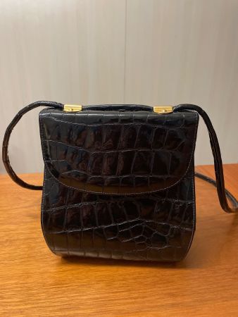 Stuart Weitzman Vintage Tasche Kroko-Optik – Neuwertig