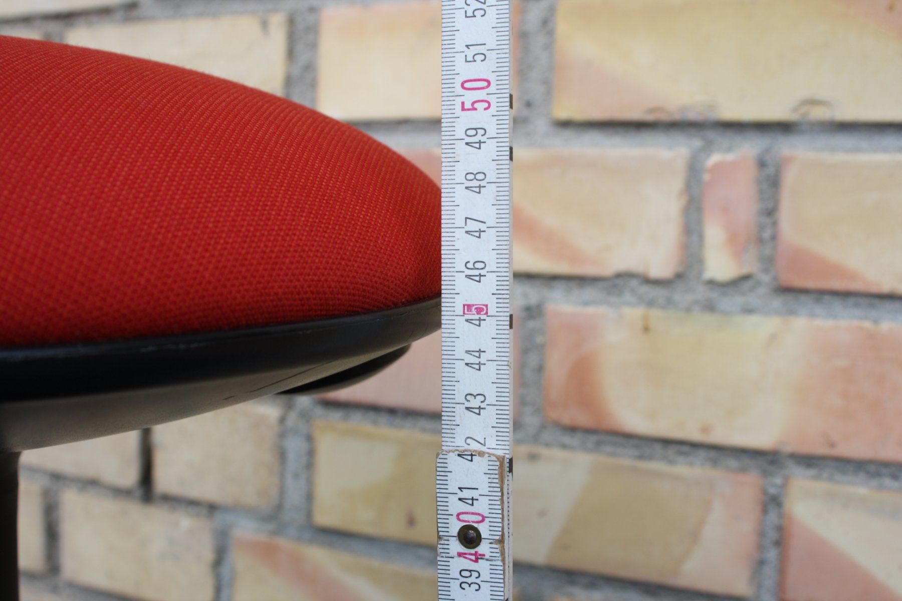 Ikea Hocker: HOCKER VITAMIN ROT IKEA – Gebraucht aus Wauwil von Pneuedy 6