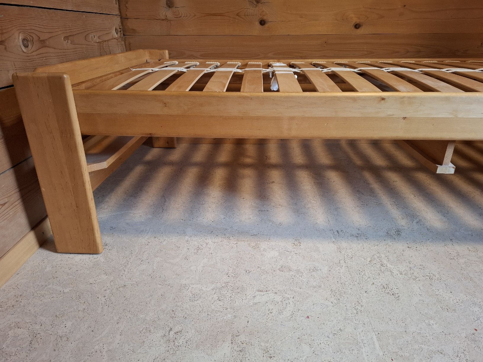 Betten: Kinderbett – Gebraucht aus Elm von ROHO85. 2