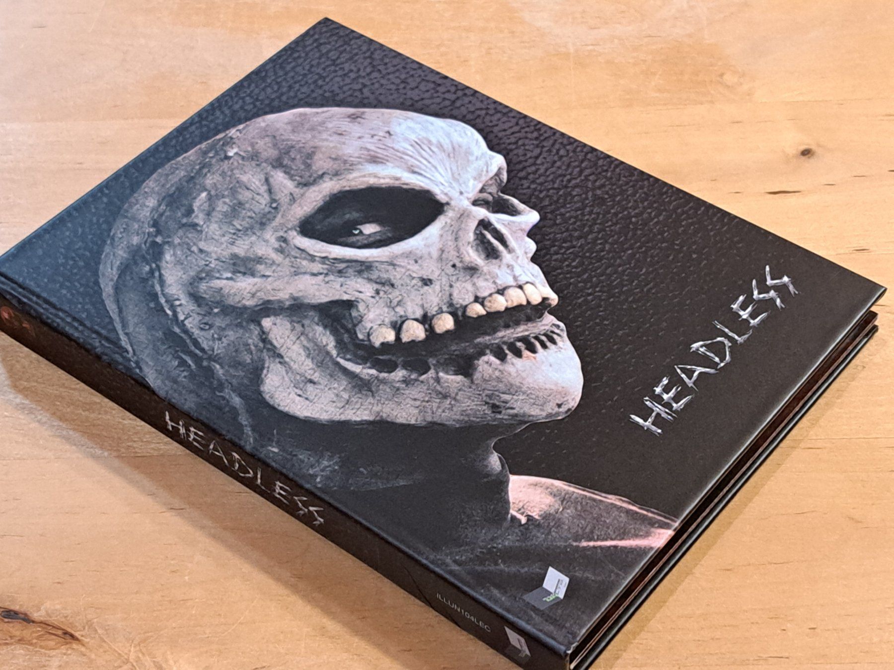 Tutti i DVDs: Mediabook Headless mit Blu-ray und DVD – Nuovo (secondo la descrizione) da Unterseen venduto da Kanica 9