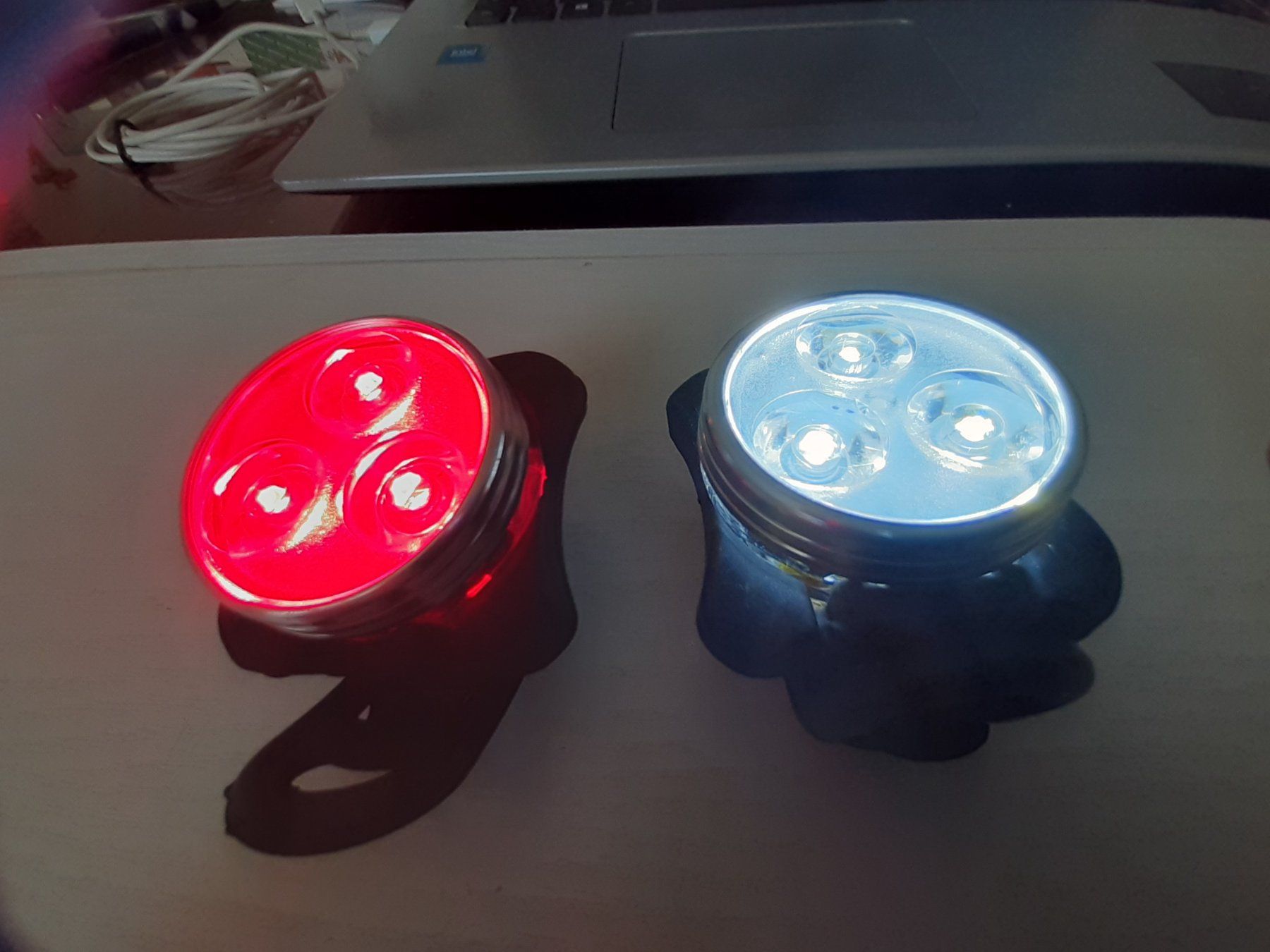 Pezzi di ricambio: Veloleuchten-Set Rund - LED - USB - Abnehmbar – Nuovo (secondo la descrizione) da Domat-Ems venduto da nugipuff 5