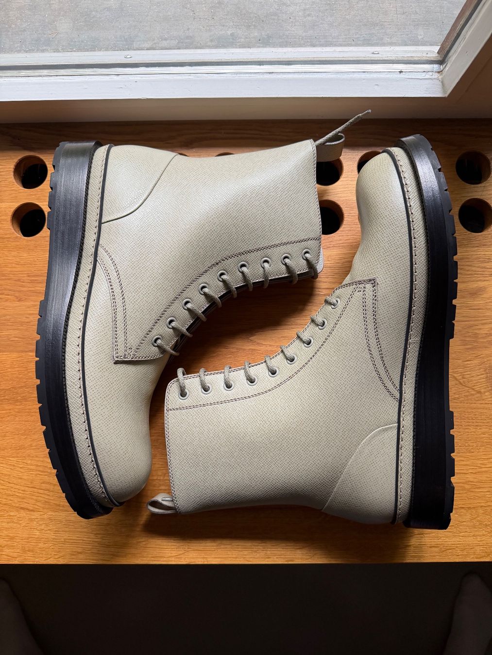Louis Vuitton Scarpe da uomo: Louis Vuitton FW16 SHOW Sample, 2016 - EU 45 – Nuovo e nell'imballaggio originale da Bern venduto da ElevenFive