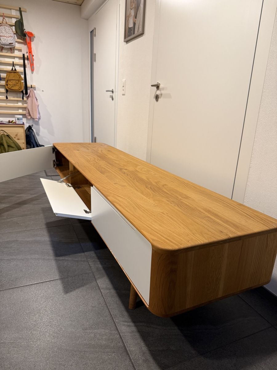 Pfister Mobili TV: TV-Möbel / Sideboard aus Eiche. 225x55x45 – Usato da Eschen venduto da sba_8jzv 2