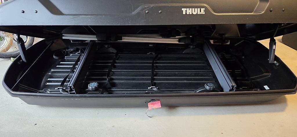 Coffres de toit: Thule Dachbox 400l  – D'occasion à Erschwil par vfr_t8xz 2