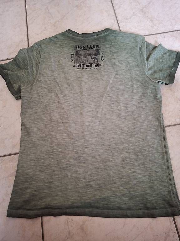 T-shirt: Grünes T-Shirt Tom Tompson – Nuovo (secondo la descrizione) da Gurzelen venduto da sim_rsz9 1