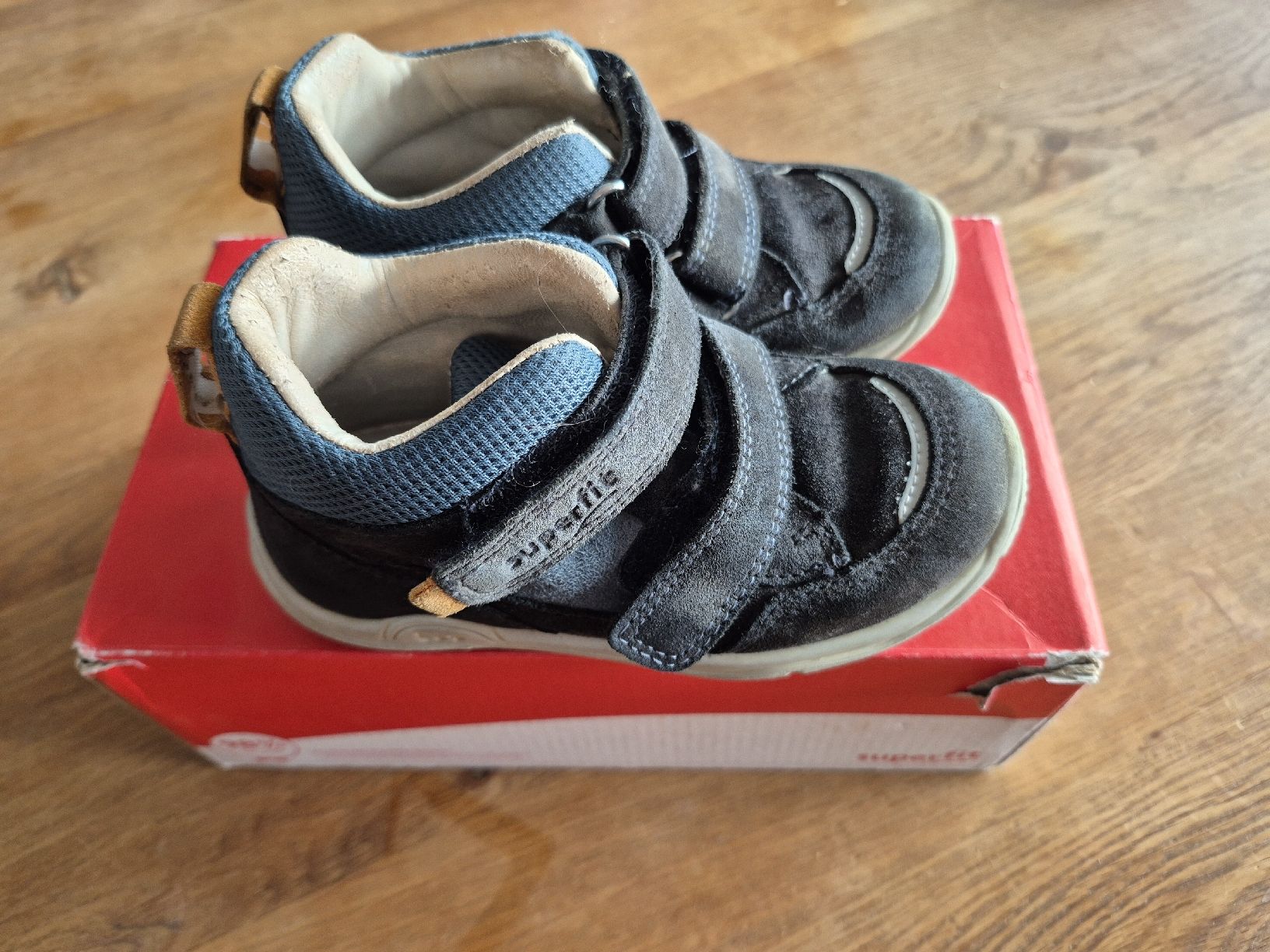 Superfit Scarpe per ragazzi: Superfit Lauflern Schuhe Gr. 25 – Usato da Thun venduto da Zuzi84