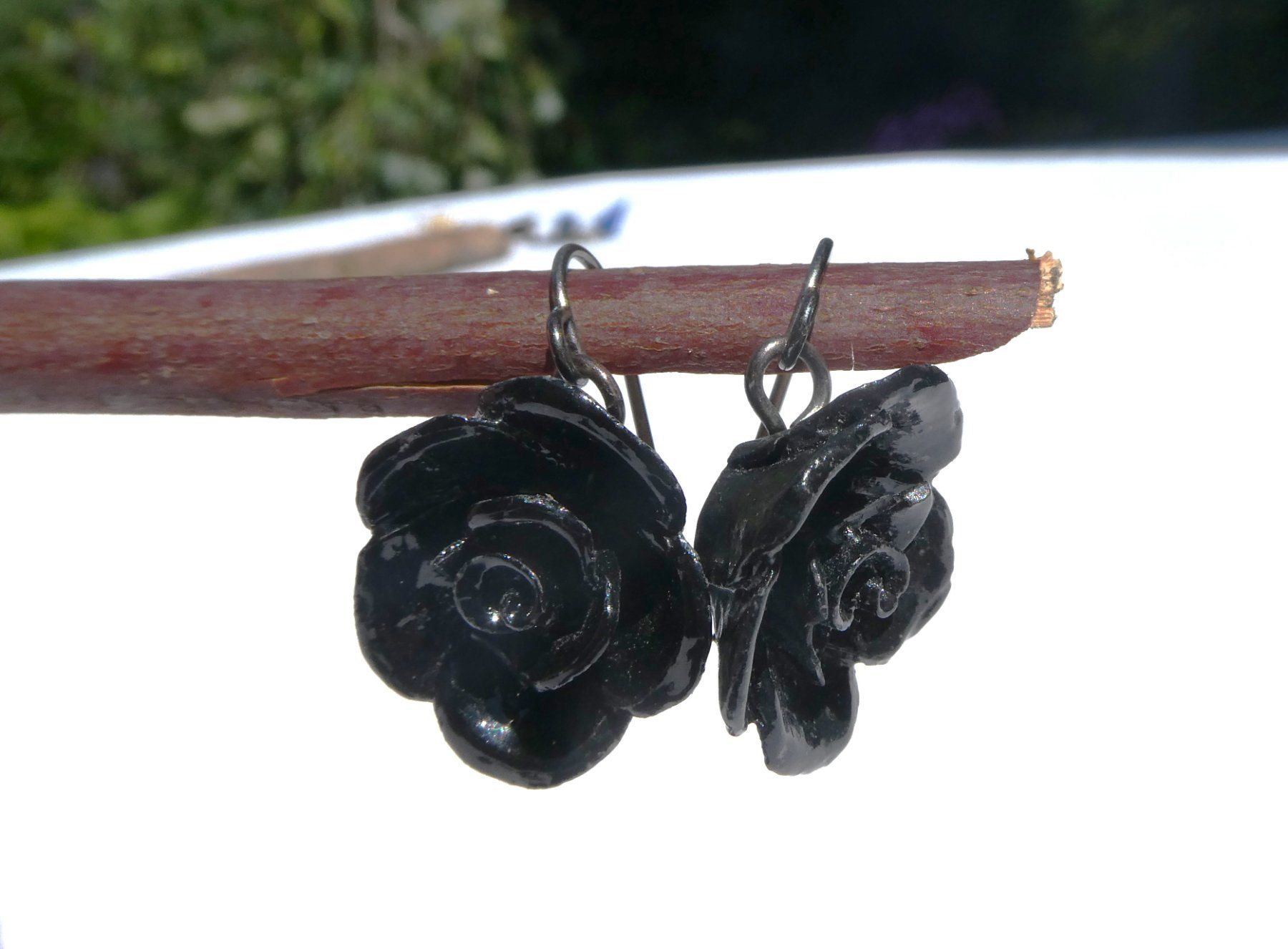 Orecchini pendenti & Orecchini a lobo: Ohrhänger, schwarze Rose, Modeschmuck – Usato da Gattikon venduto da kaandooh