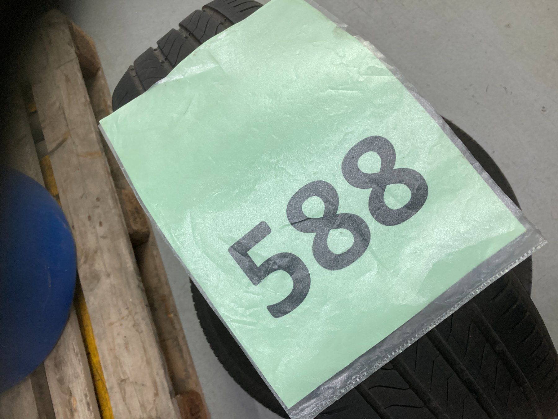 Continental Pneus & Kompletträder: 215/65R16 Sommerpneu Continental – Gebraucht aus Cham von WB2223 6