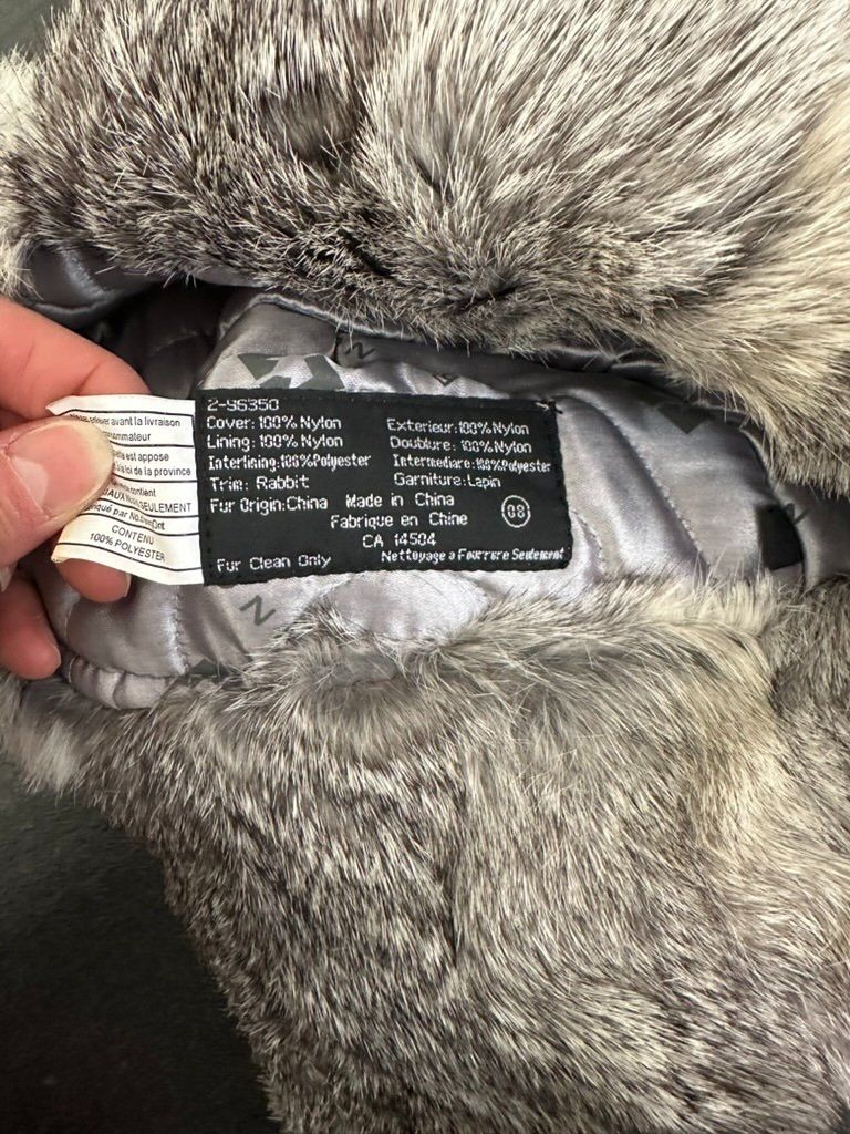 Copricapi, berretti & cappellini: Down Filled Aviator cap with rabbit fur trim – Usato da Dallenwil venduto da ZD2019 2