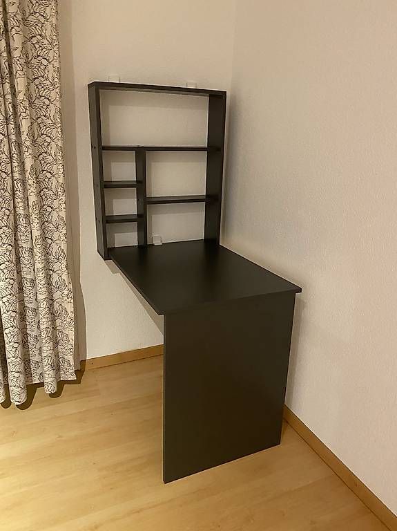 Schreibtische: Pult, Bürotisch – Gebraucht aus Pfäffikon ZH von hobbyclown