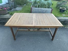 Holztisch für Garten & Balkon