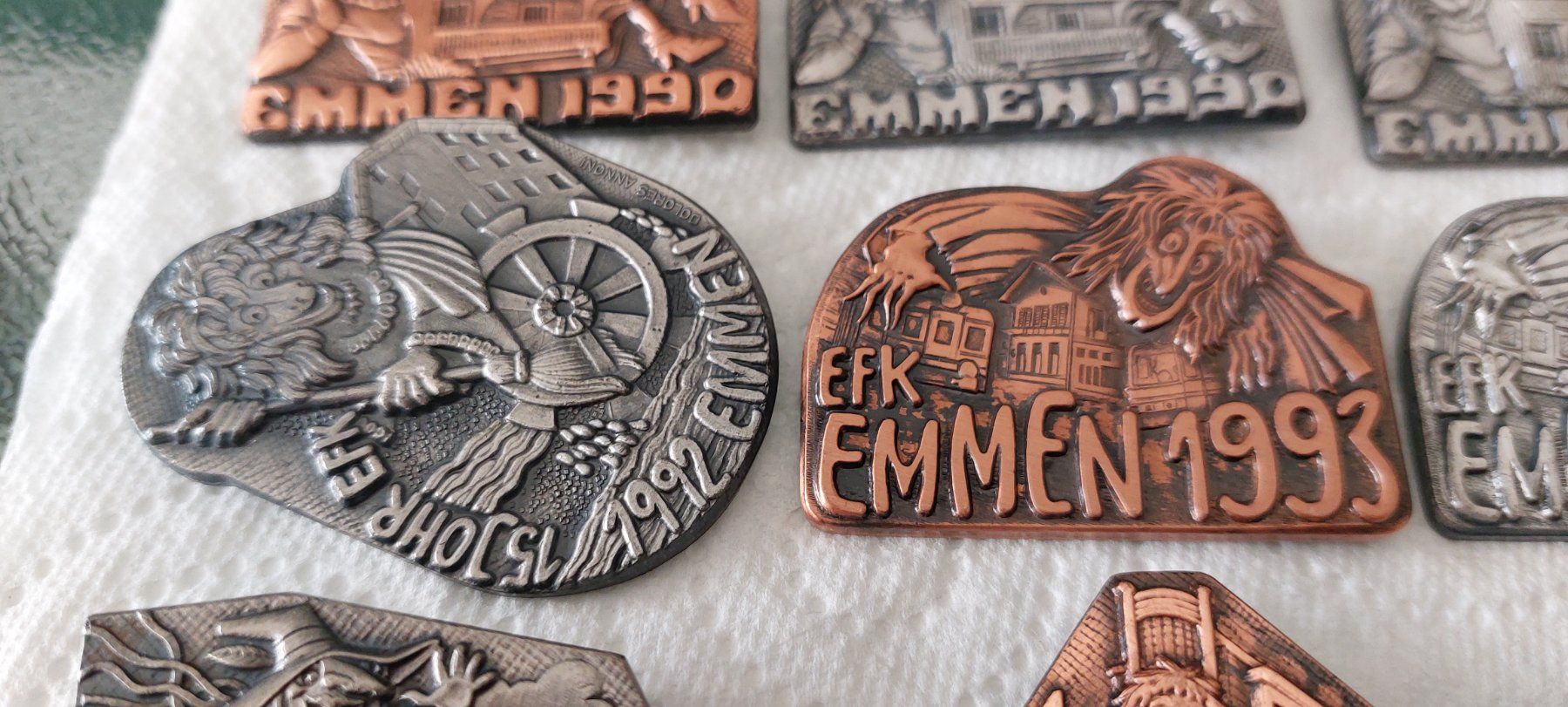 Placchette & Badge: Fasnachtsplaketten Emmen LU (21) – Nuovo (secondo la descrizione) da Rotkreuz venduto da JustForSale 5