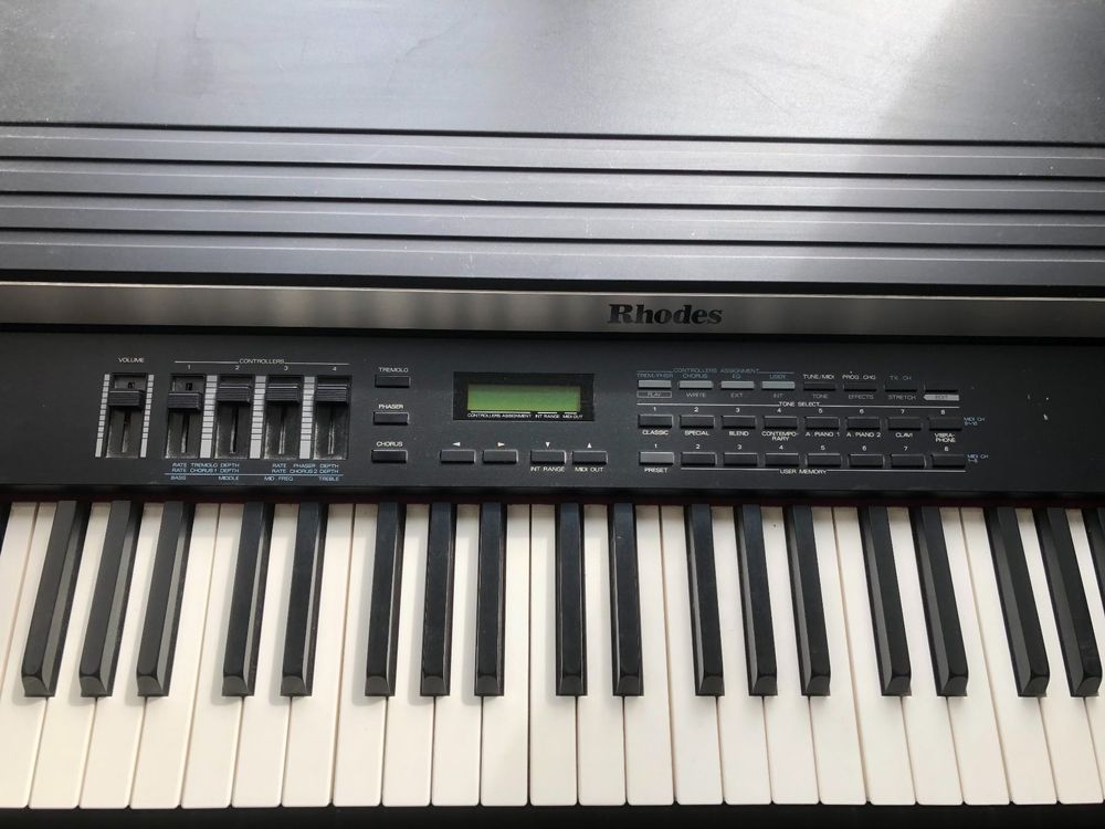 Rhodes Keyboard (Gebraucht) in Zürich für CHF 305 – nur Abholung auf ...