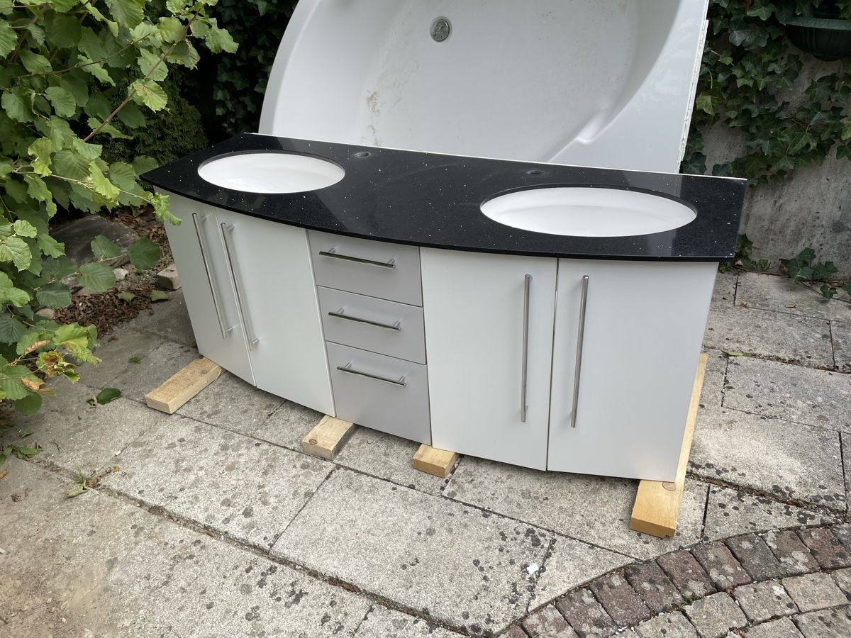 Mobili per bagno: Badezimmermöbel von Richner / Loosli – Usato da Hindelbank venduto da smb19