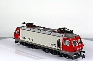 Märklin Modelleisenbahnen: Märklin SBB Lokomotive 3323 – Gebraucht aus Eschenbach von Alicekunst 2