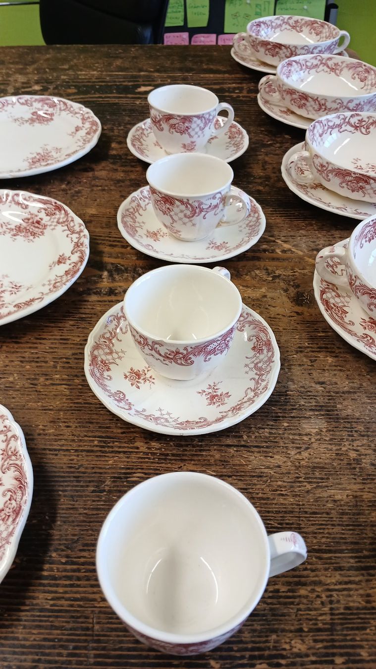 Villeroy & Boch Geschirrsets: Villeroy & Boch Geschirrset rot – Gebraucht aus Seewen SO von Shami0 4