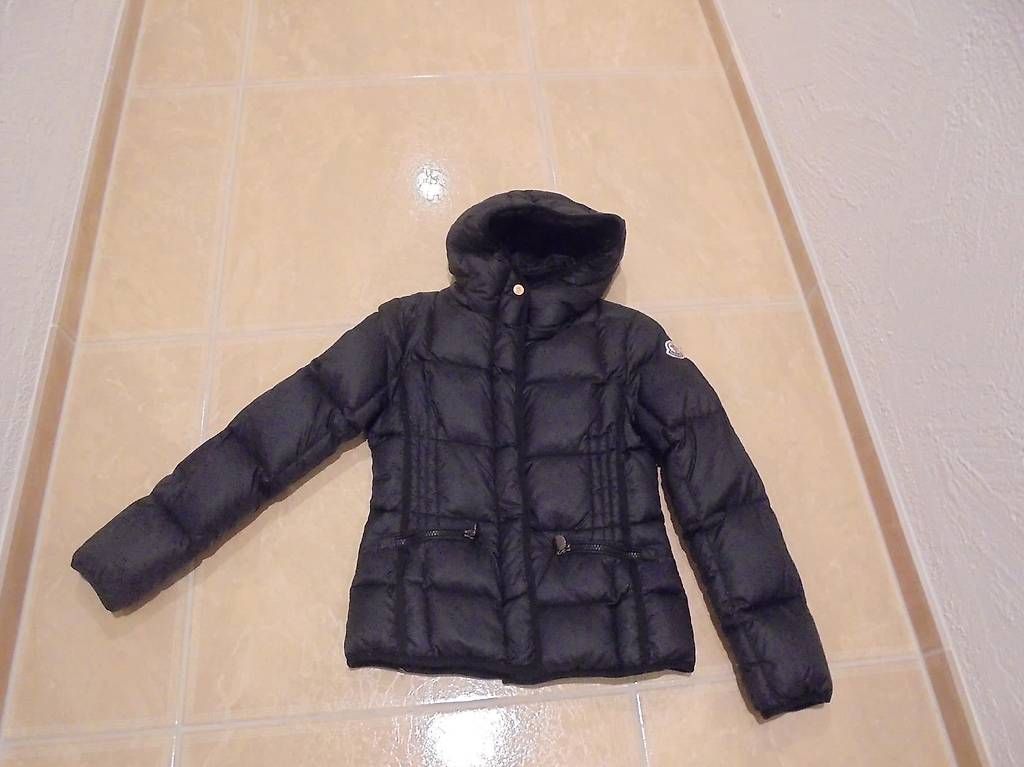Giacche & Cappotti: Moncler Traumjacke, 9-10J 134-140 – Usato da Lyssach venduto da rocco1978