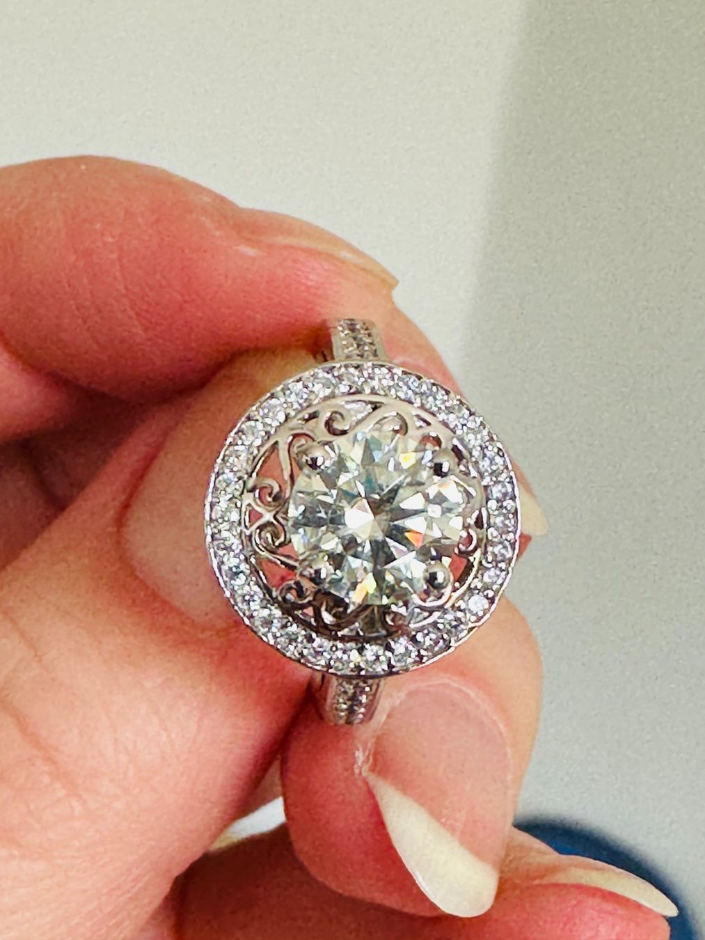 Anelli: 3.55 Ct Vvs1 .= Ice Blue White Round Moissanite size 7 – Nuovo e nell'imballaggio originale da Genève venduto da AGBERG 7