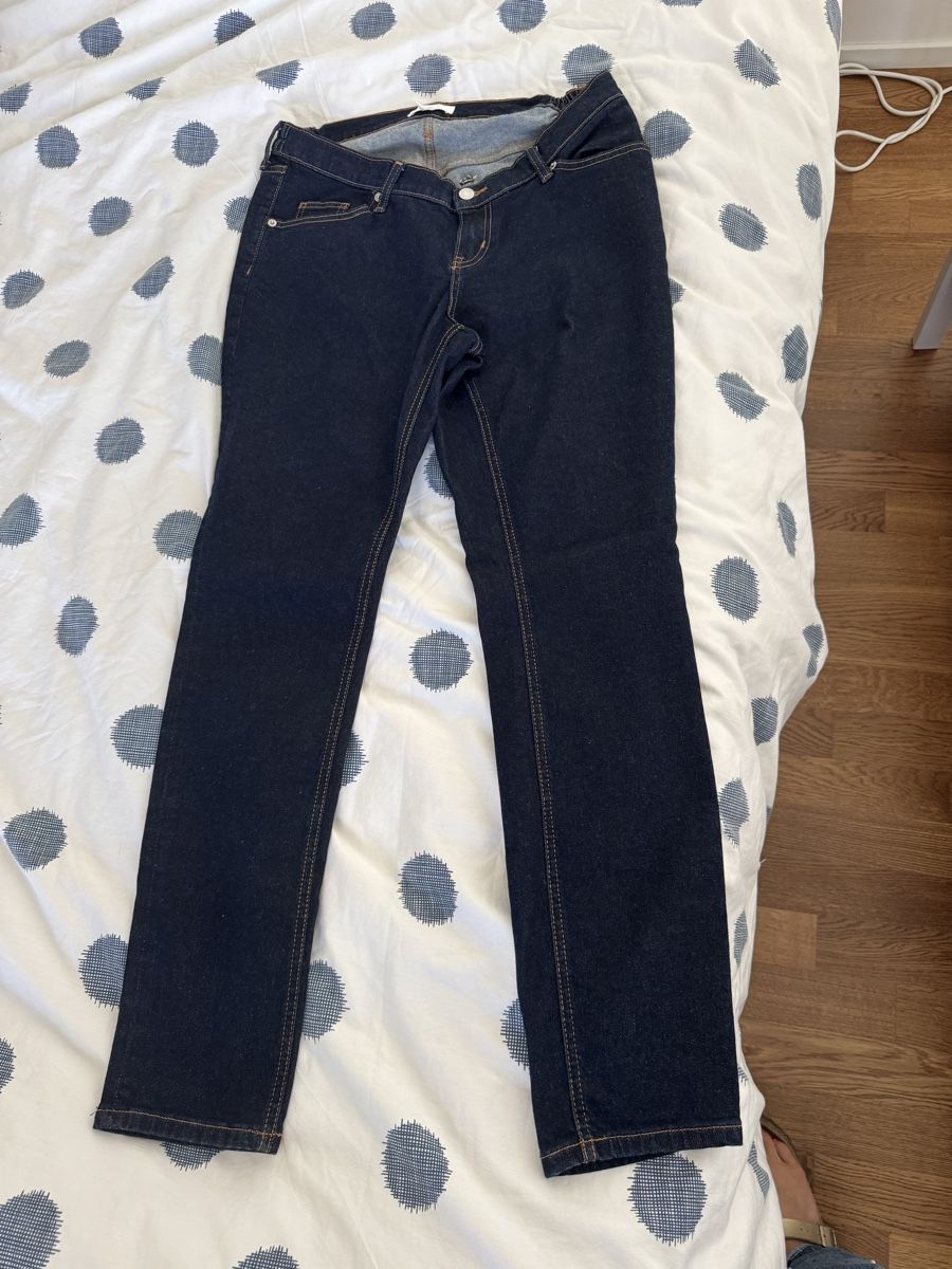 H&M Jeans: Umstandsmode Jeans dunkelblau Grösse 38 – Usato da Zürich venduto da esl_25jf