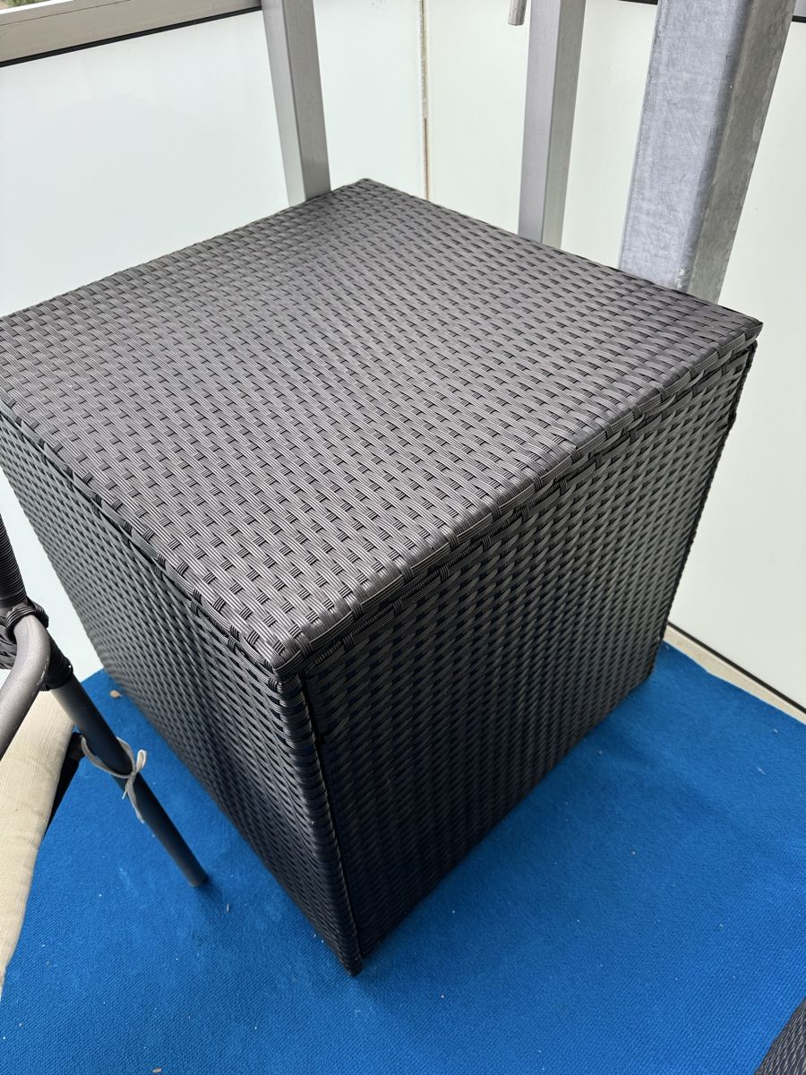 Set di tavolo e panche: Garten-Lounge Set / Balkonmöbel Polyrattan schwarz – Usato da Liestal venduto da ind_km9z 1
