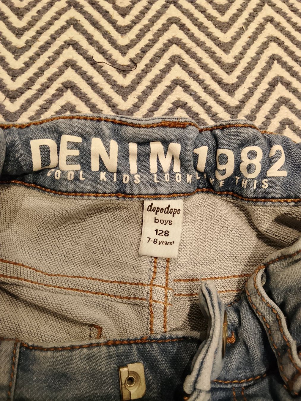 Hosen: Jeans Shorts Kinder Grösse 128 – Gebraucht aus Bellikon von MellonCollieMitTwint 1