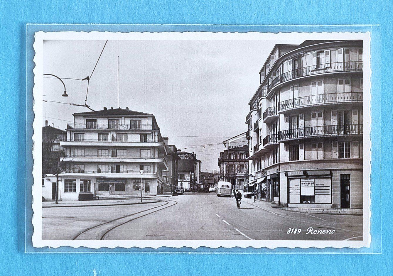 Cartoline postali: Renens - Tram-Haltestelle - altes Postauto - Bus – Usato da Rothrist venduto da RROENK