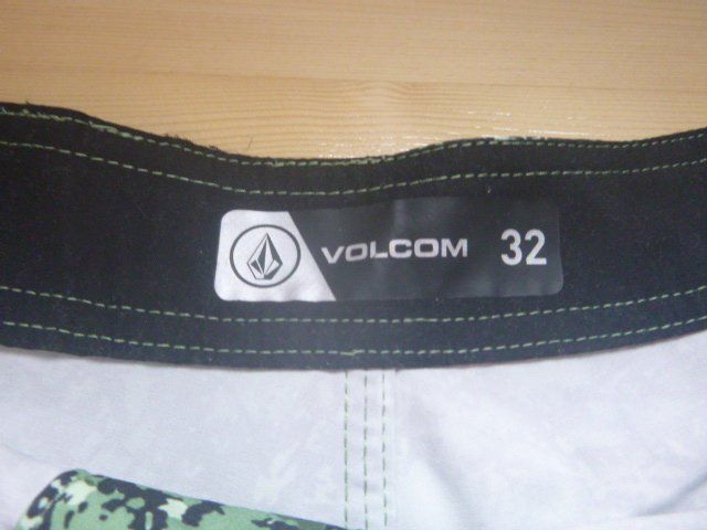 Hosen: Volcom Boardershort 32 – Gebraucht aus Neu St. Johann von Isputnik 1