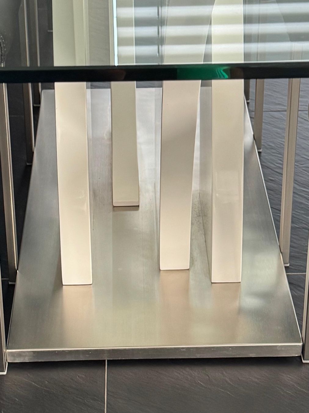 Set di tavolo e panche: Schöner Glastisch mit 6 Stühlen – Usato da Kirchenthurnen venduto da Ezeus 3
