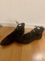 Elegante, schwarze Wildleder-Ballerinas mit Schnürung,Gr. 39