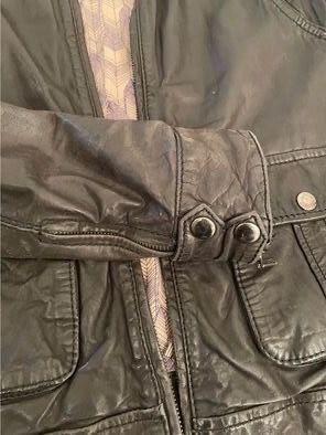 Maje Giacche: Blouson noir en cuir Maje Taille M – Usato da Baar venduto da kclausse 3