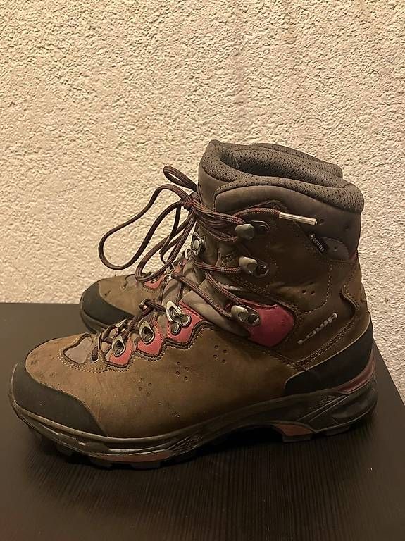 Lowa Damenschuhe: Wanderschuhe Gr. 40 – Gebraucht aus Bern von rahelgrueter.