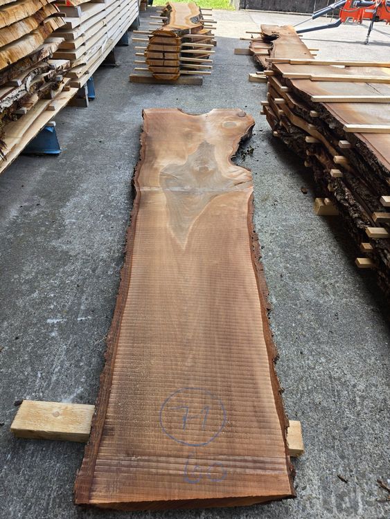 Articoli in legno: Nussbaumbrett Nr.71 – Nuovo (secondo la descrizione) da Lützelflüh-Goldb venduto da ch.waelchli-holz.ch