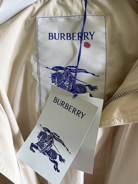 Giacche: BURBERRY Technical Hooded Jacket NEW with Tags M – Nuovo e nell'imballaggio originale da Castagnola venduto da csa_7gs5 3