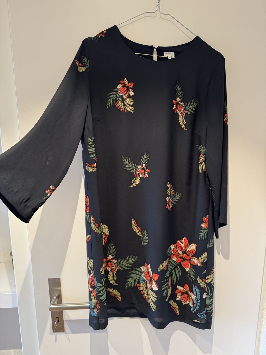 Vestiti: Kleid mit Blumenprint, Grösse M – Usato da Urtenen-Schönbühl venduto da Lalablue 1