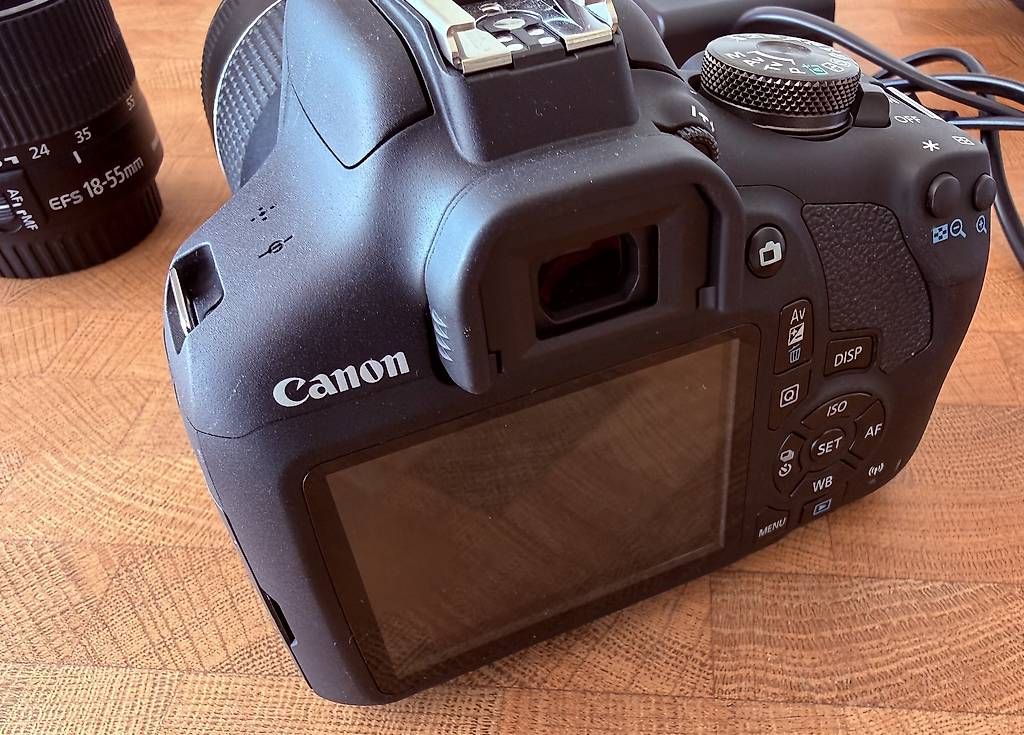 Canon Fotocamera: Canon EOS 2000D camera with two Lens – Usato da Neuchatel venduto da Pancrazi 3