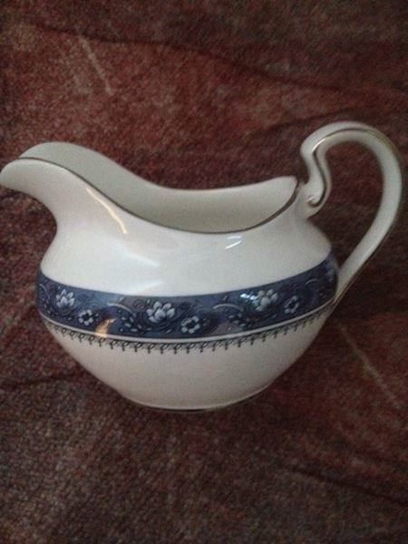 Set di piatti: SERVICE TABLE BONE CHINA 62 PIECES NEUF – Nuovo e nell'imballaggio originale da Bernex venduto da eunicefitz 7