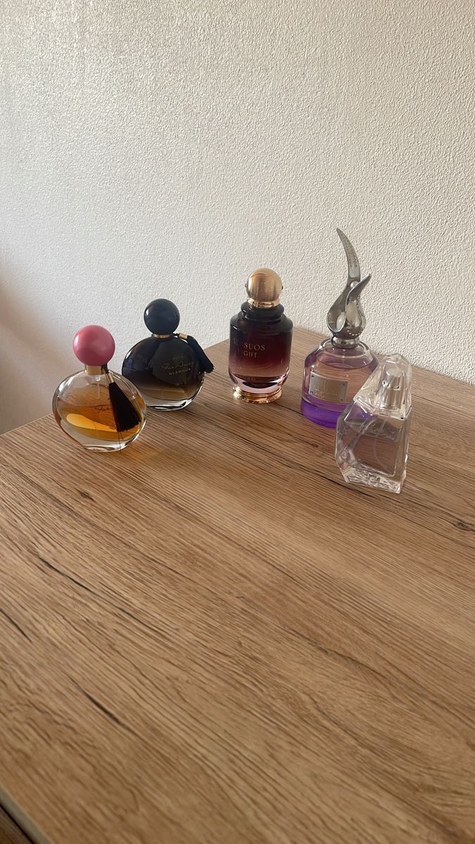 Parfum & Eau de Toilette: Parfum Flakons Set neuwertig  – Neu (gemäss Beschreibung) aus Hindelbank von Silya1