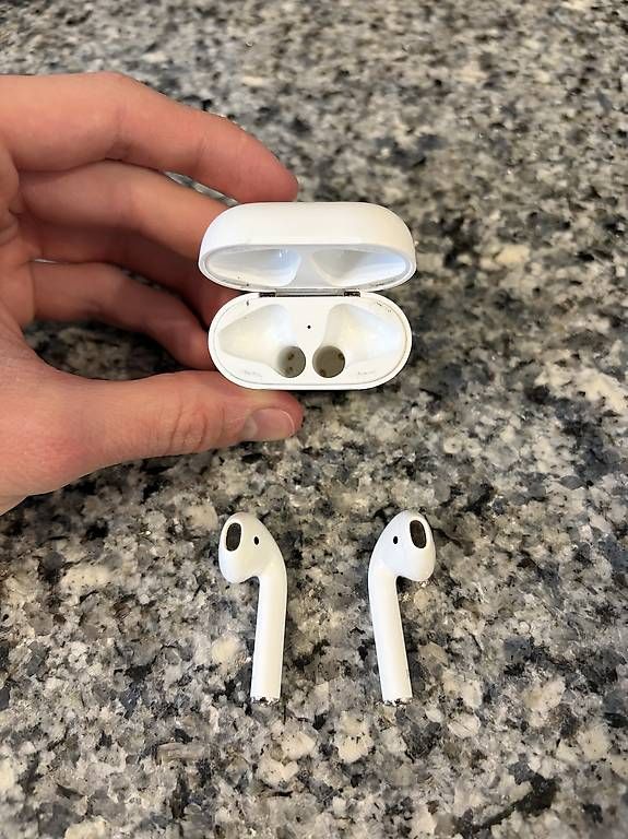 Apple Cuffie: Apple Airpods weiss – Usato da Gümligen venduto da NicolasScheidegger 2