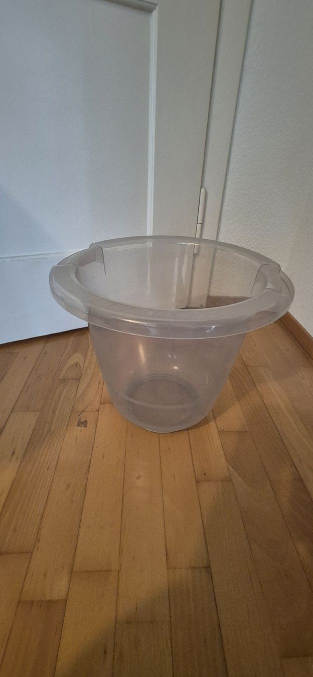 Badewannen: Baby Bade Eimer / Kübel – Gebraucht aus Zürich von PacoBernales 1