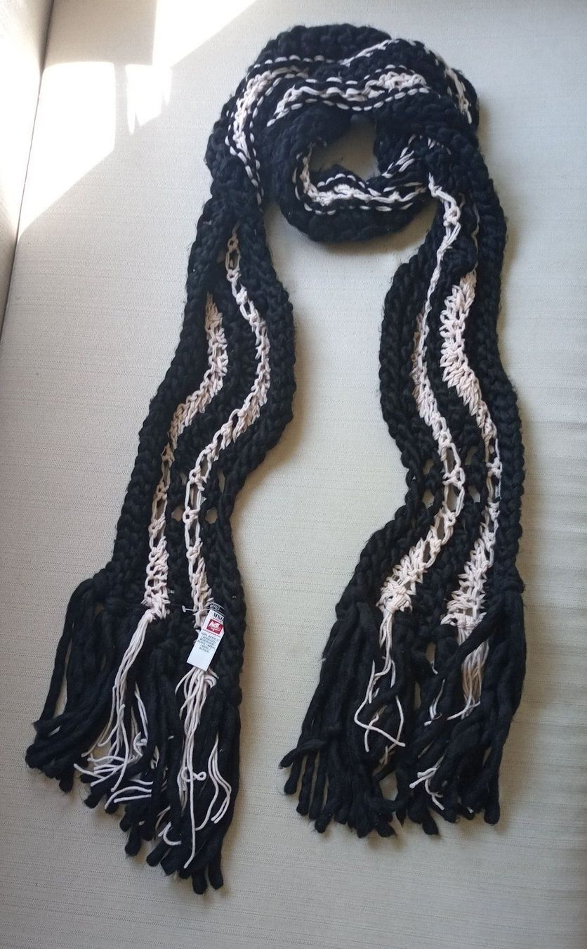Mango Foulard & Sciarpe: NEU Dicker Designer Schal Fransen Mango zu Nile Odd Molly – Nuovo (secondo la descrizione) da St. Gallen venduto da Hereplaysmusic