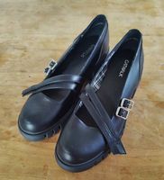 Chaussures Catwalk noires neuves Taille 40