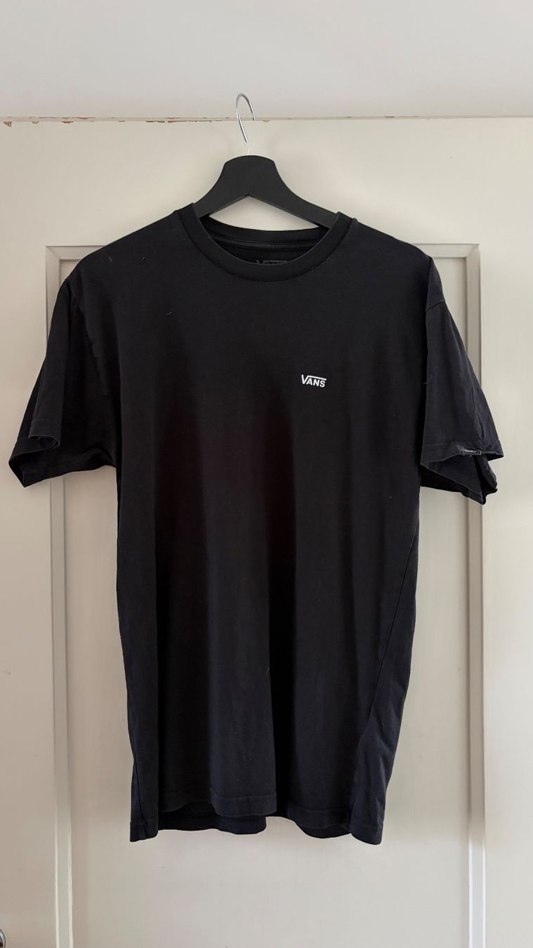 Vans T-Shirts: Vans Tshirt – Gebraucht aus Oberdiessbach von liv_iaanna