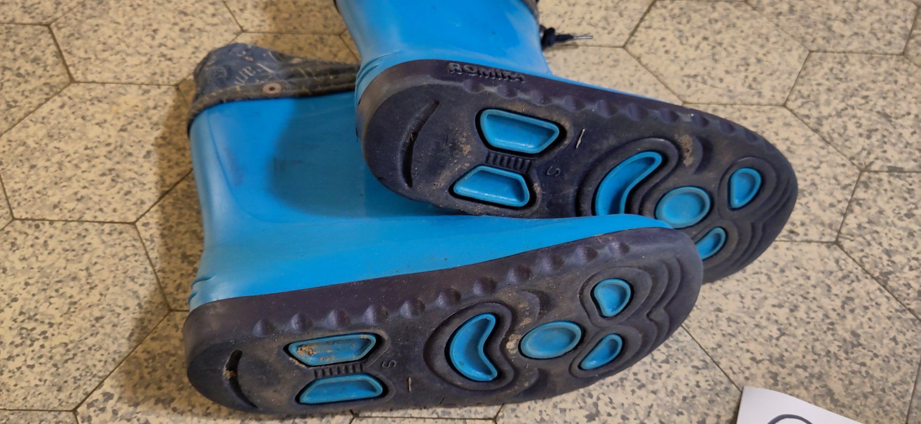 Romika Scarpe da uomo: Gummistiefel, Gr. 29, hellblau gebraucht Romika, Futter leic – Usato da Wil SG venduto da crxschildi 2