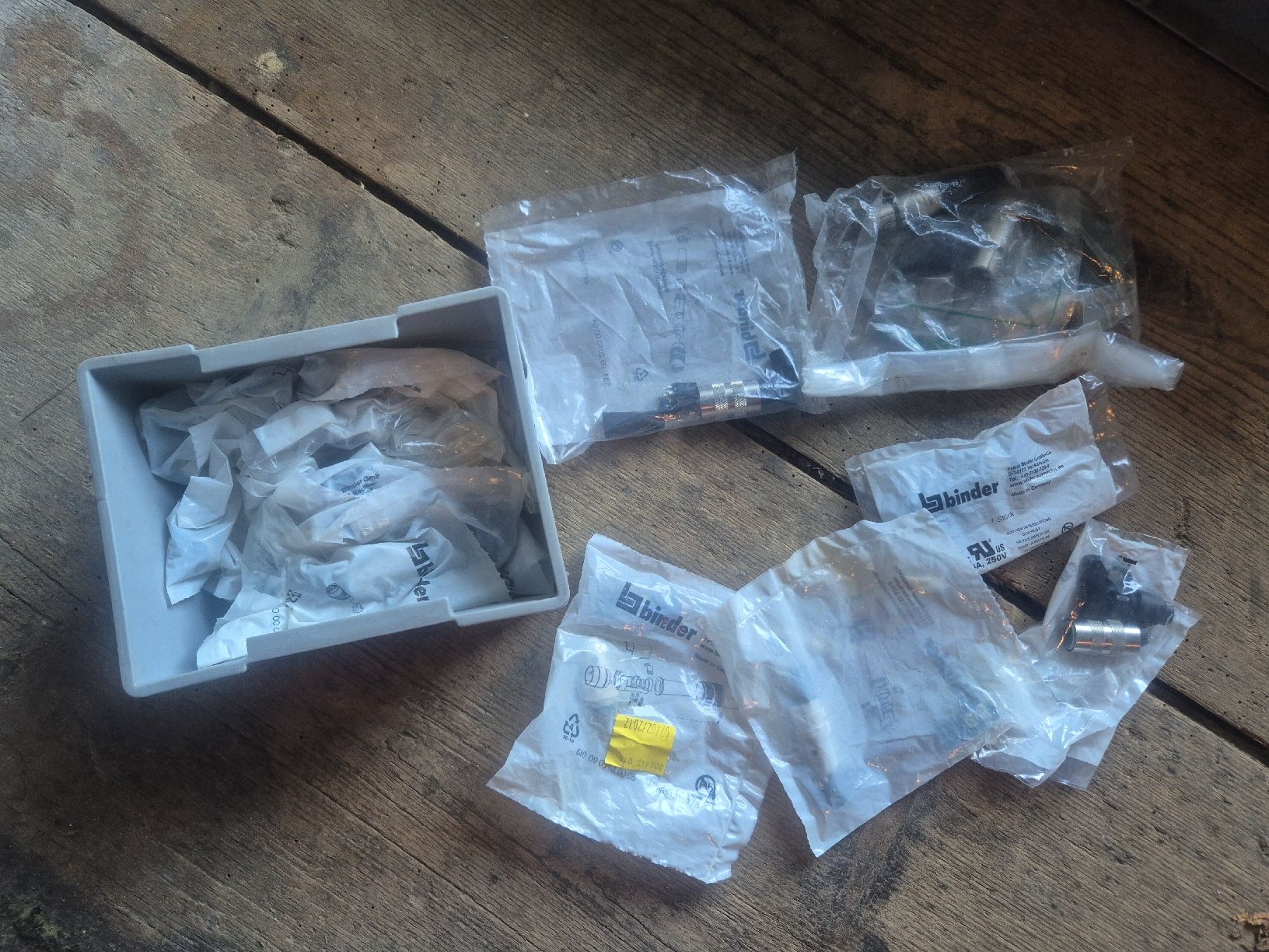 Accessori per altri veicoli: Schalter Stecker Lampen und Teile – Usato da Röthenbach i. E. venduto da 3538ScaniaR420 3