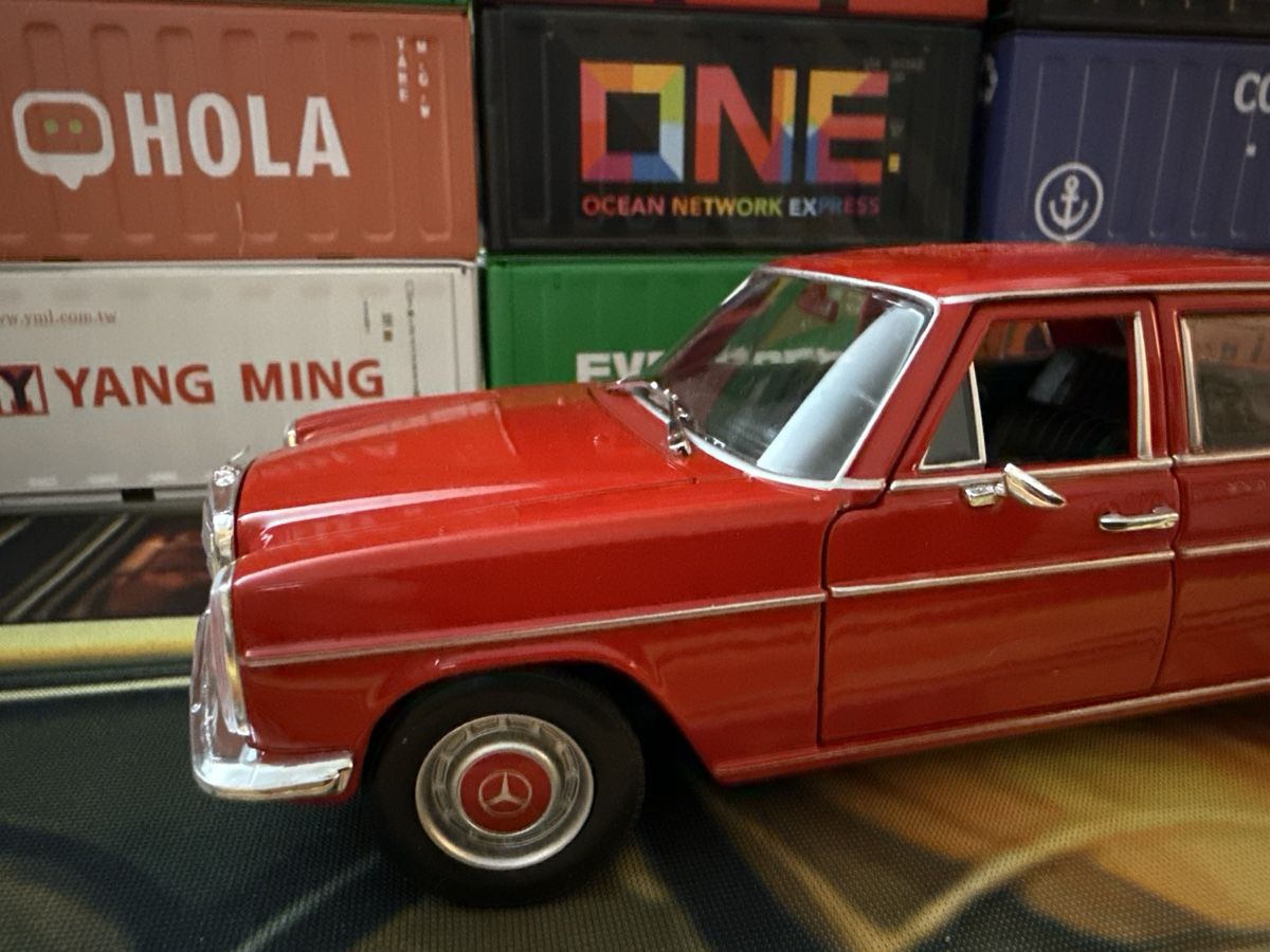 Mercedes-Benz Modellautos: Mercedes-Benz 220 – Neu (gemäss Beschreibung) aus Basel von Zomeg 2
