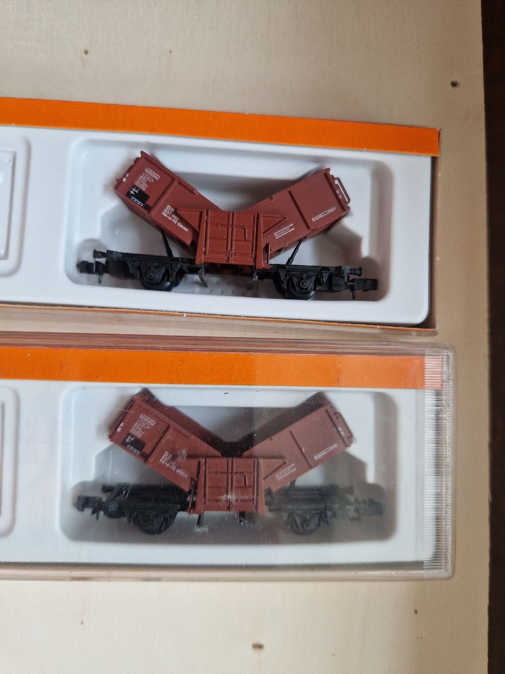 Arnold Trains électriques: 3 wagons marchandises  – D'occasion à Neuchâtel par allen07 1