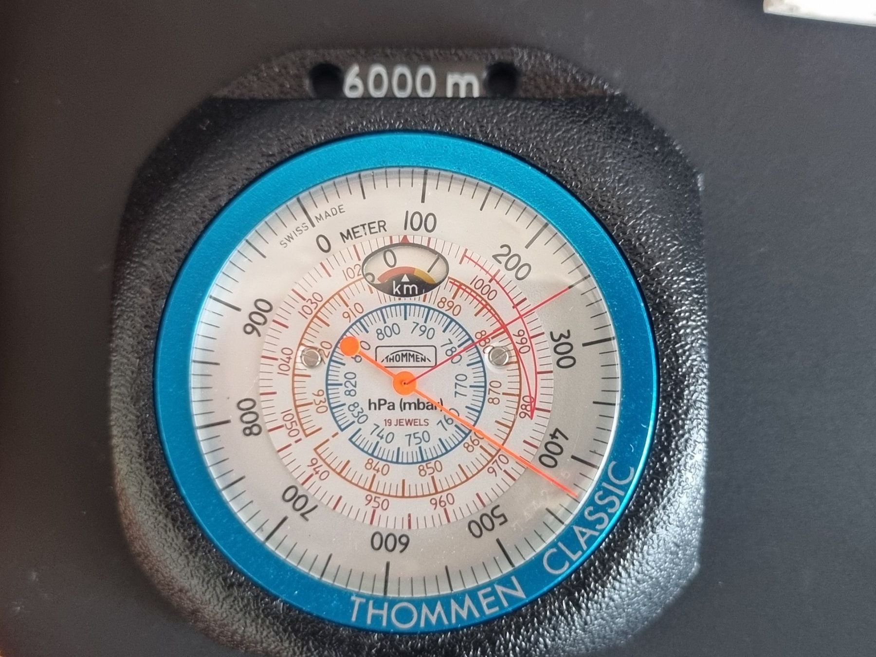Revue Thommen Misurare: Thommen Classic Höhenmesser Barometer 6000m – Usato da Lenzburg venduto da freedomky