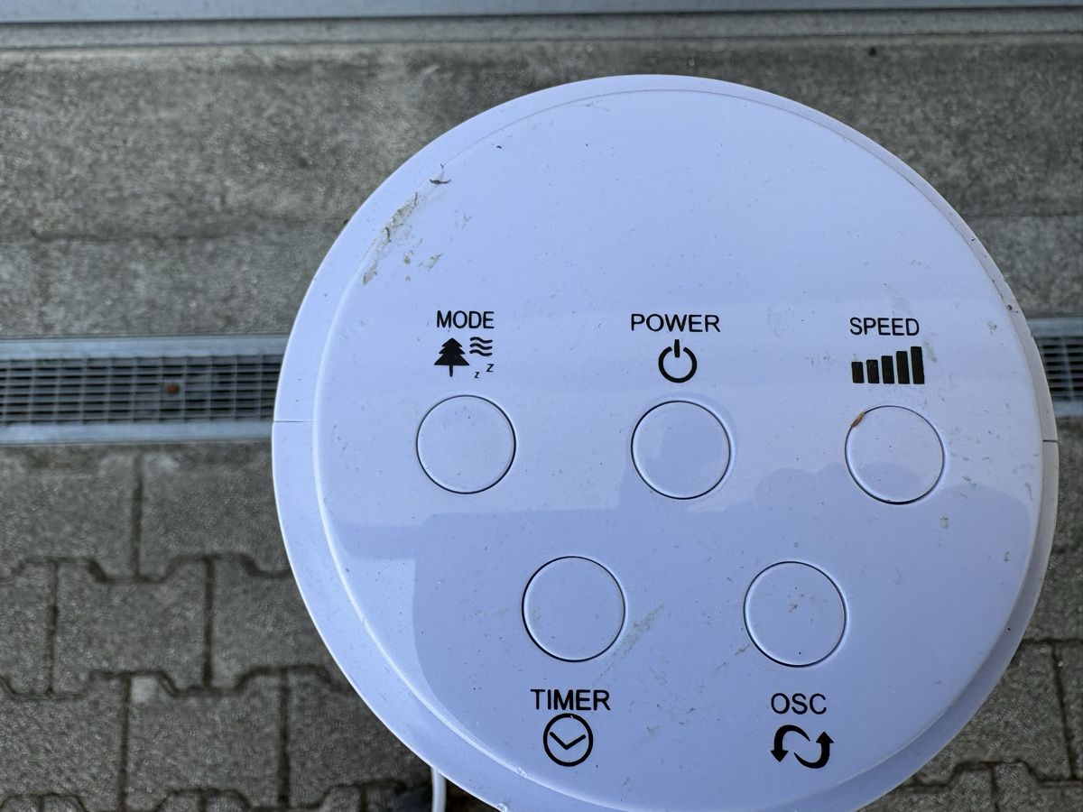 Ventilatori: Intertronic Turmventilator weiss mit Timer und Oszillation – Usato da Sisseln AG venduto da art-dragoon 2