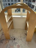Play stand/children’s play shop with canopy used condition
